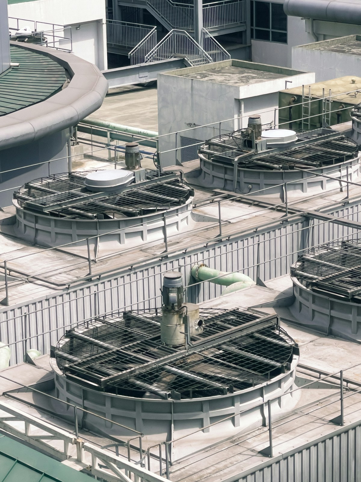 Chillers & Cooling Towers